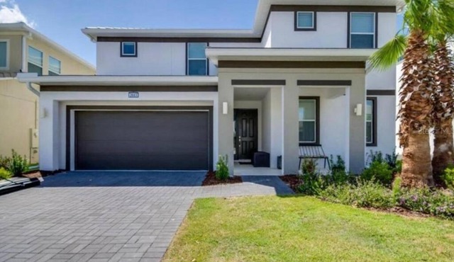 Spectacular 8 Bedroom Home Close To Universal Studios & Disney World!