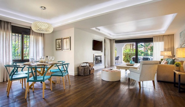 Spectacular apartment with direct access to the beach. Venalmar T