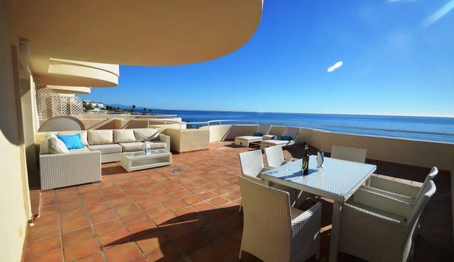 Spectacular apartment with huge terrace and panoramic views.