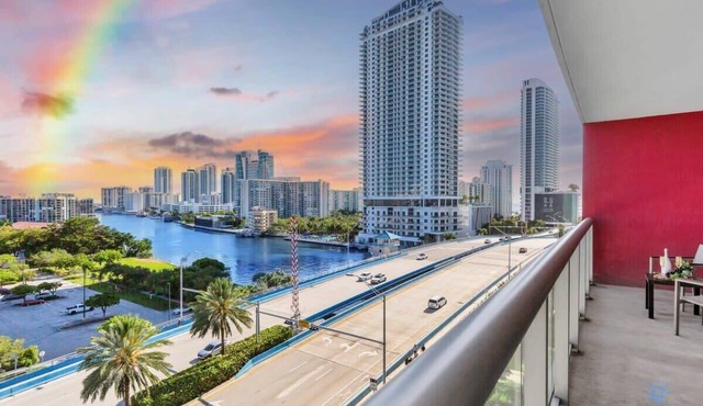 Spectacular Balcony| Near Beach + Gym+ Pool
