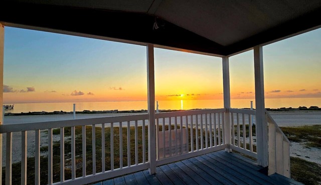 Spectacular bay views with access to Lighted Pier