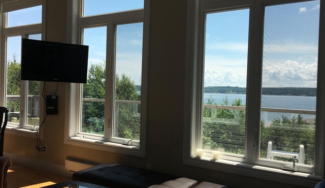 Spectacular Beach House on the Ocean- Peaceful