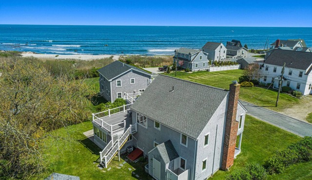 Spectacular beach home, rooftop deck w/lovely ocean views, walk to water&more!