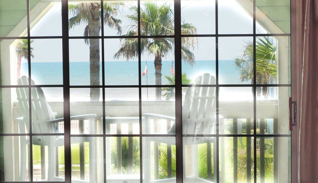 Spectacular beach view Condo at Babe's beach in resort style "The Dawn" Complex