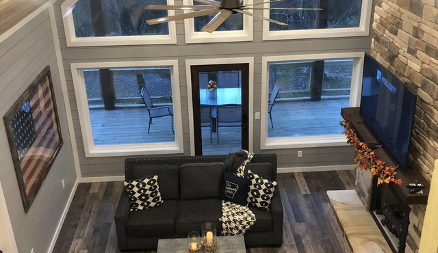 SPECTACULAR CABIN on the White River!