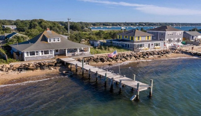 Spectacular Classic Waterfront Cottage