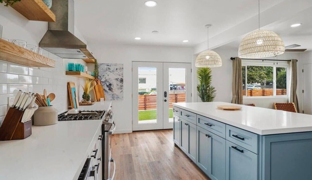 Spectacular Coastal Farmhouse 4BR in Ocean Beach!