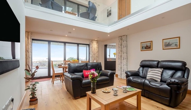 Spectacular Coastal House with Views Across Aberdovey Estuary