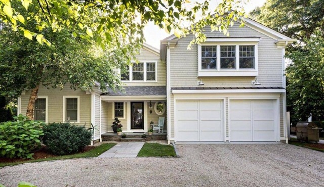 Spectacular Coastal Home In Popponesset