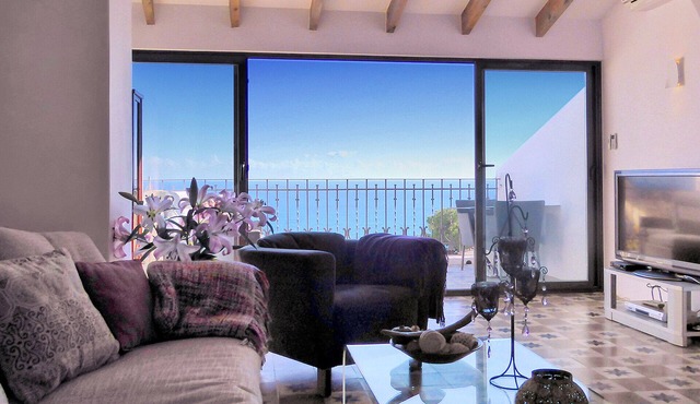 Spectacular deluxe house, amazing sea views , top location in Altea old town