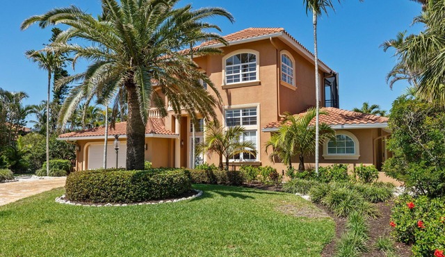 Spectacular Direct access canal front beauty!