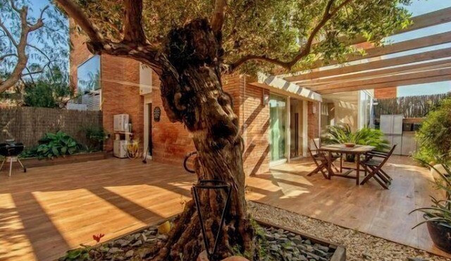 Spectacular duplex near Barcelona and beach