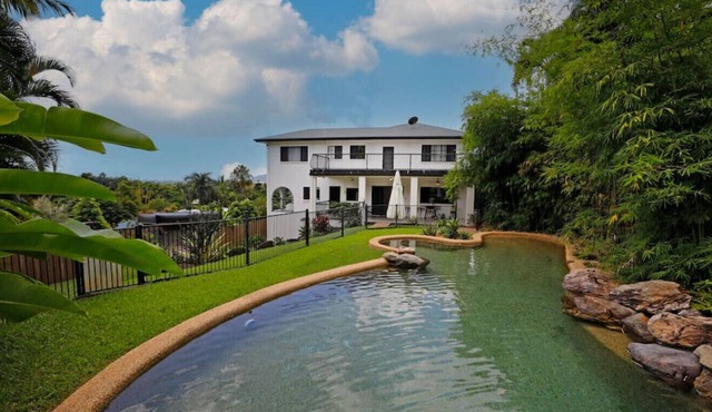 Spectacular Family Escape