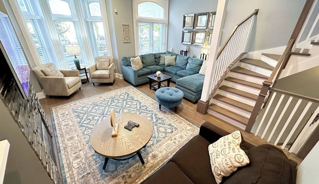 Spectacular Gold Coast Villa Near Beach w/Parking