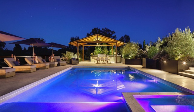 Spectacular Healdsburg Manor-4BR/4.5BA, POOL+2 SPA!
