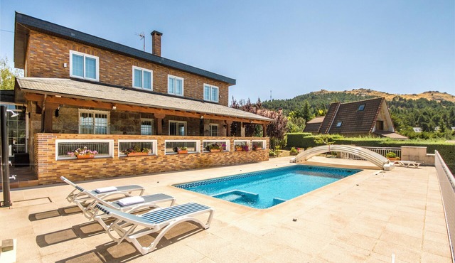 Spectacular home in Navacerrada for nature lovers