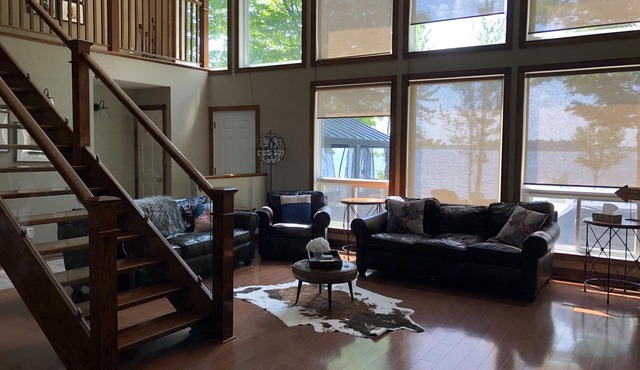 Spectacular Home on Mississippi Lake Near Ottawa, Perth and Stonefields Estate