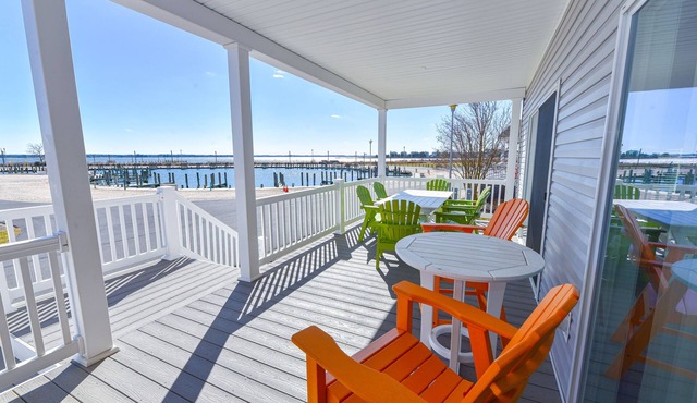 Spectacular home - waterfront, private beach, pools, family fun, pet friendly