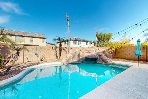 Spectacular home with private pool & pool chiller grill loft w games