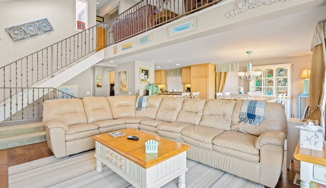 Spectacular home with rooftop deck, ocean view, & fireplace - 1 block from ocean