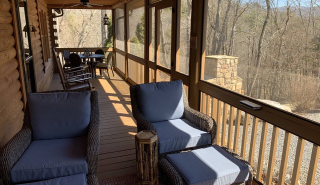 Spectacular Hot Springs cabin, family-friendly, close to The Homestead.