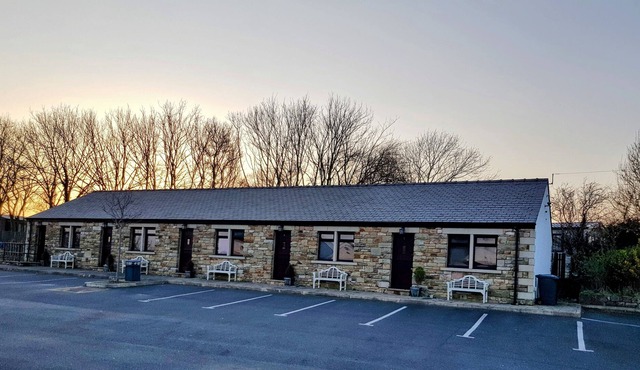 Spectacular hotel room over looking the river cottage 3