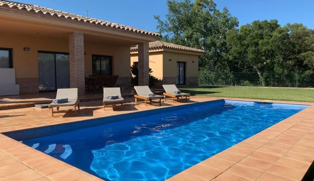 Spectacular House with Pool in Golf Peralada