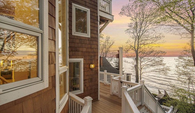 Spectacular Lake Michigan Views/Beach Access from Douglas Lakeshore Beach House