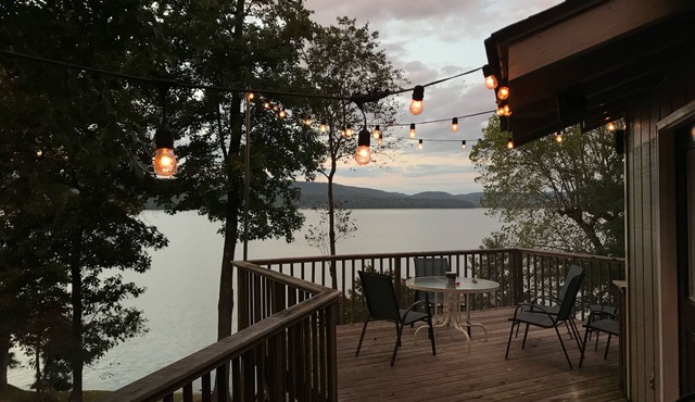 Spectacular Lake Views, Bright & Cozy Interior, Great Fishing