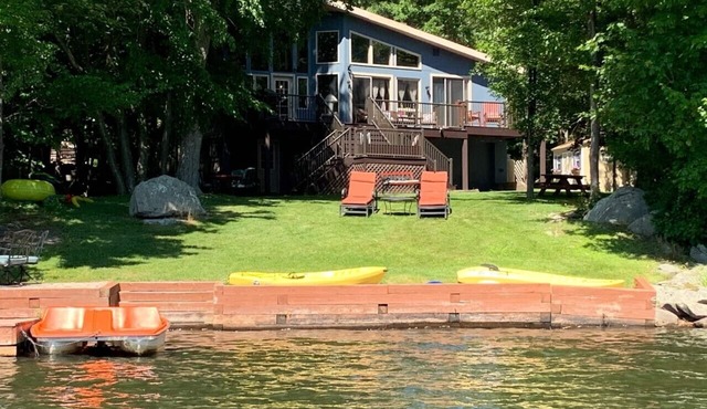 SPECTACULAR LAKEFRONT HIDEOUT RESORT-A/C- SWIM+ GOLF-KAYAK-ROWBOAT-BEACH