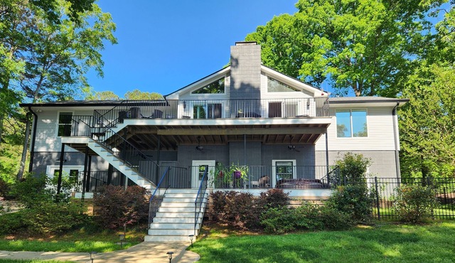 Spectacular Lakefront Home