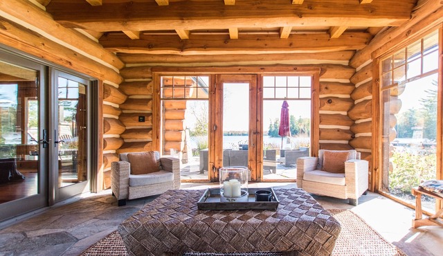 Spectacular Log and Timber Frame Retreat