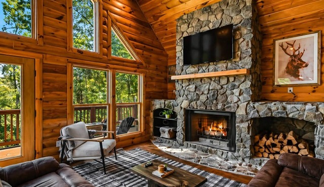 Spectacular Log Cabin Mtn Views Hot Tub Pool Table Theater Room Spa/Sauna