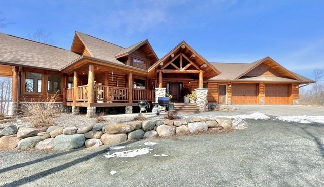 Spectacular Log Home on Pristine Deer Lake in Northern Minnesota