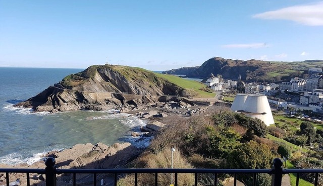 Spectacular Luxury Clifftop Apartment Ilfracombe