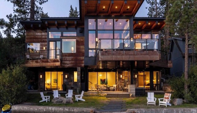Spectacular Modern Lakefront 4-bedroom house on Donner Lake in Truckee CA