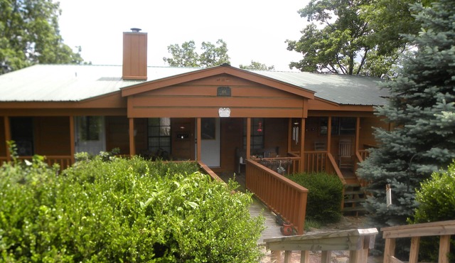 Spectacular mountaintop views. Hiking at Cloudland Canyon minutes away