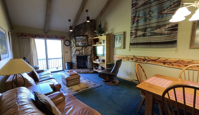 Spectacular Mountain Views! 2 Miles North of Purgatory! Heated Pool !