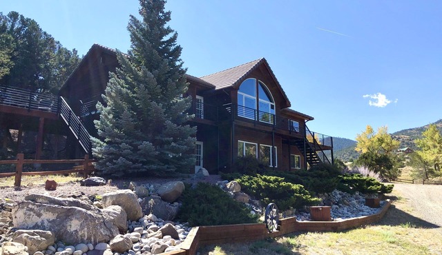 Spectacular mountain views on Little Cotchetopa Creek