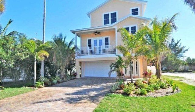 Spectacular Northshore Anna Maria Home w/Private Pool – 1 Block to Beach