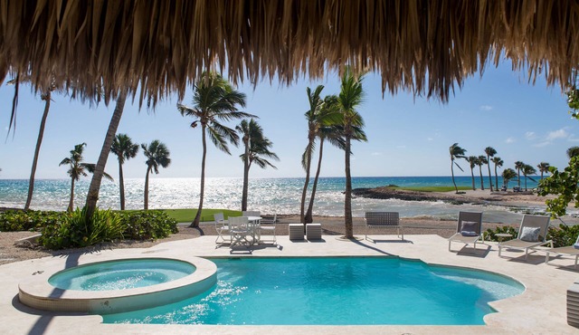 Spectacular ocean front villa, breath taking 180 ocean front views - HOT TUB