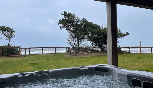 Spectacular Ocean Front Home - 30+ Night Stays! Hot Tub, Dog Friendly!