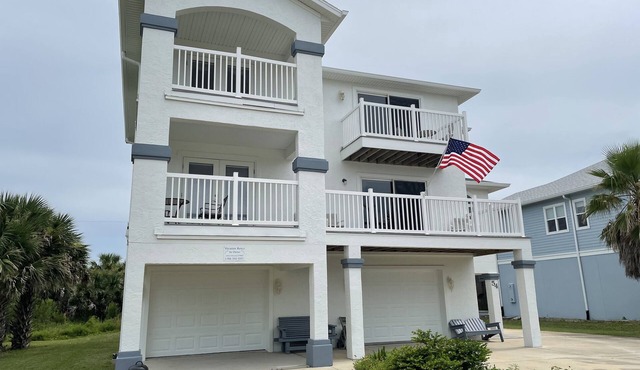 Spectacular Ocean-View Home/1 minute walk to beach