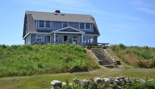 Spectacular Ocean View Home w/Private Beach & tennis, Dog friendly