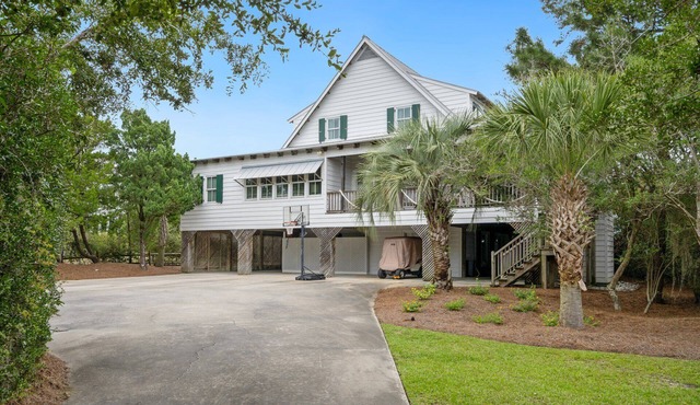 Spectacular Oceanfront Living with an Inviting Kitchen Perfect for Entertaining Kitchens Beach House