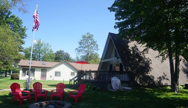 Spectacular on Secord! A-frame on Secord Lake w/ firepit, beach, internet, etc