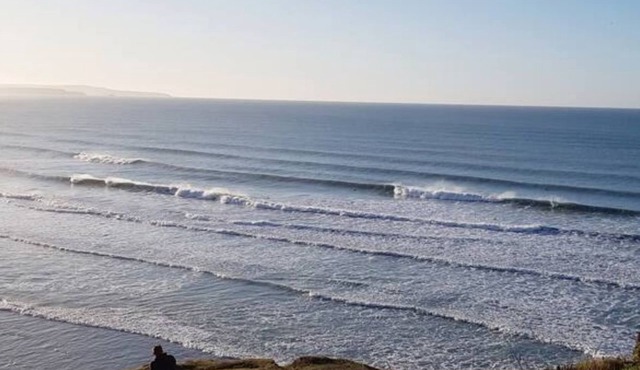 Spectacular one bedroom apartment , incredible coastal views, walk to the beach