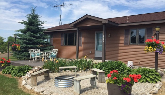 Spectacular Orchard and Lake views with Magnificent Sunsets!