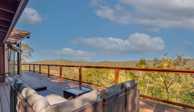 Spectacular Panoramic Vista Views, Close to wine tasting and fine dining w/AC