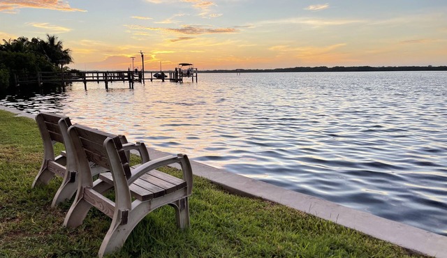 Spectacular Peace River Paradise, Heated Pool, Endless Waterfront